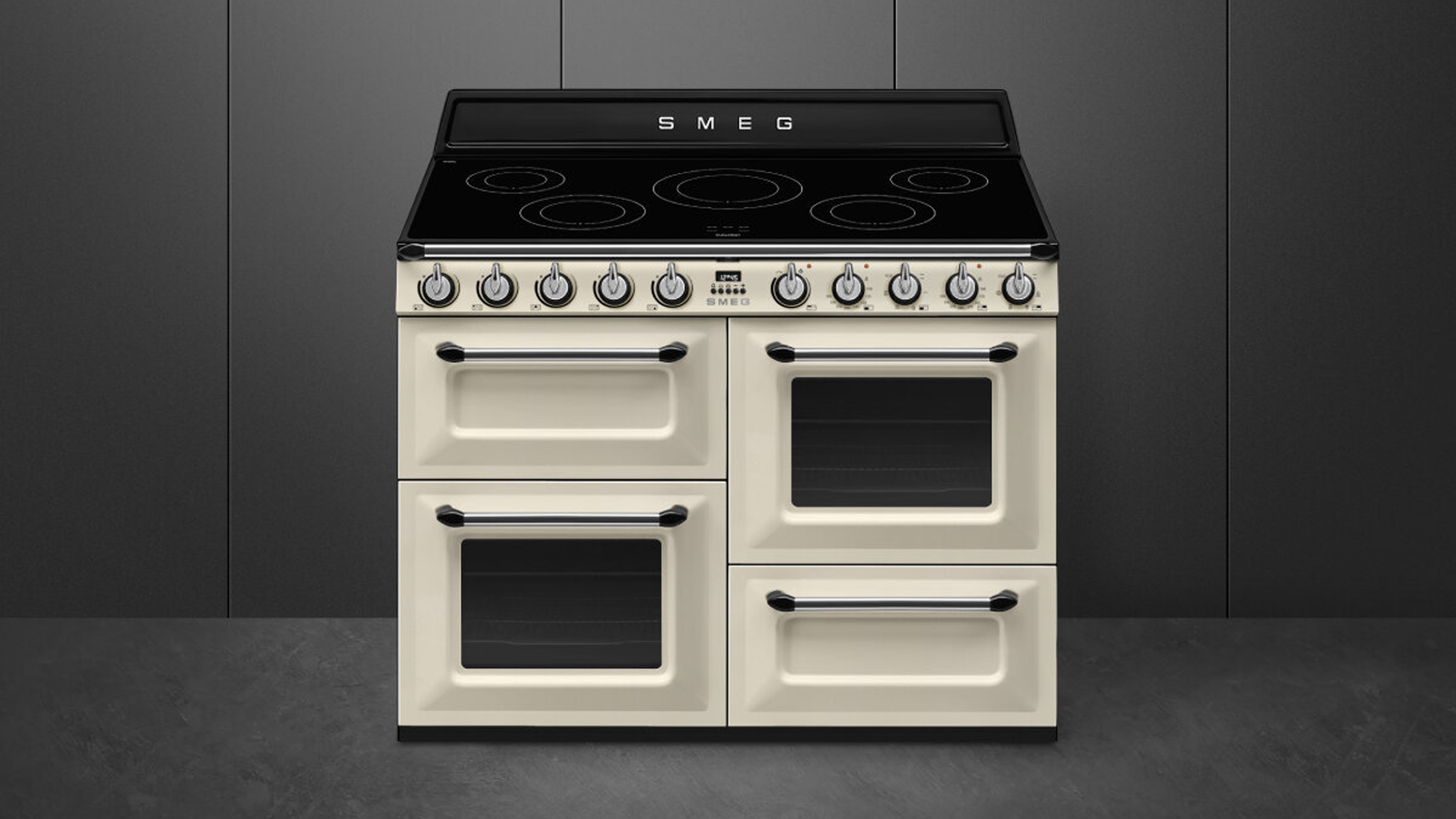 Smeg 110cm Victoria Freestanding Cooker with Induction Hob Cream