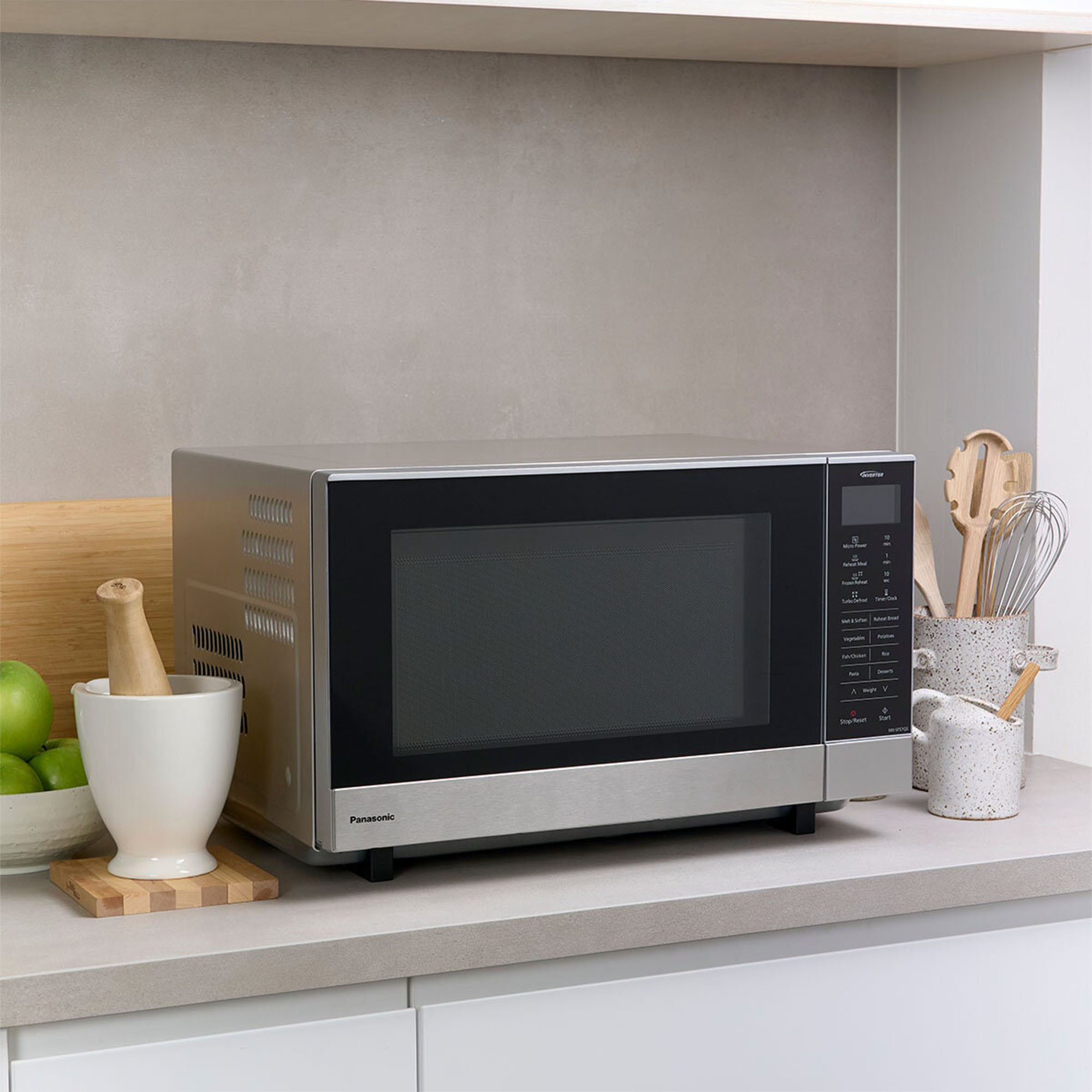 Panasonic 27L Flatbed Inverter Microwave. NN-SF57QSQPQ - Bing Lee