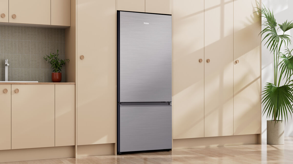 Haier Refrigerator Freezer, 70cm, 420L, Bottom Freezer, Satina HRF420BS
