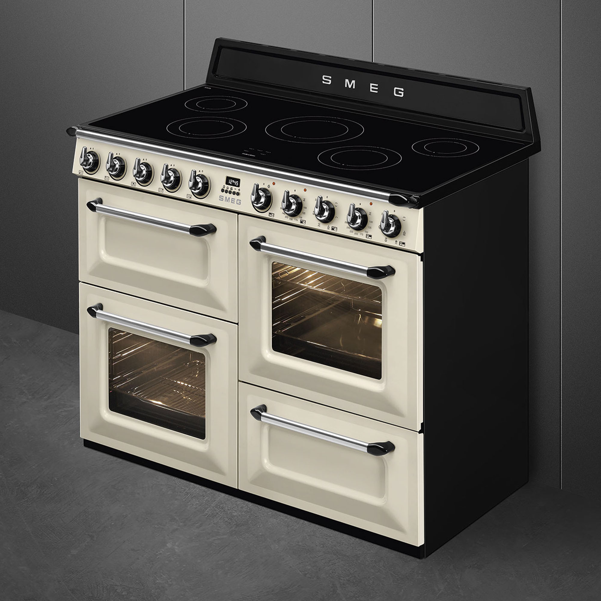 Smeg 110cm Victoria Freestanding Cooker with Induction Hob Cream