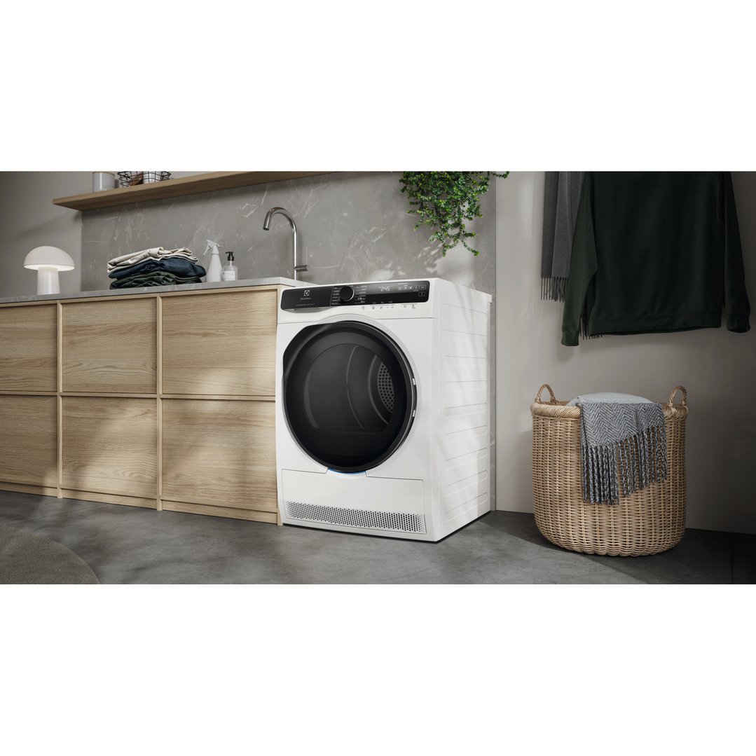 Electrolux 8KG UltimateCare Plus Heat Pump Dryer White EDH812R7WC