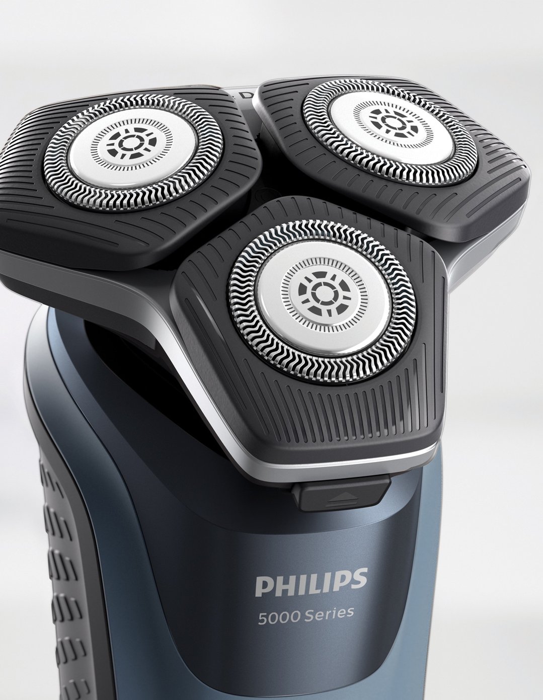 Philips Shaver Series 5000 SkinIQ S5880/20 - Bing Lee