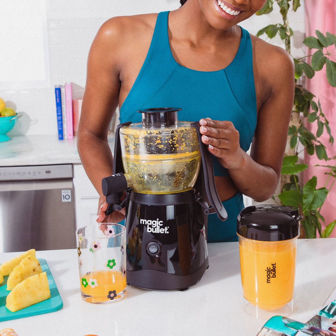 Nutribullet Magic Bullet Mini Juicer - Black MBJ07110K