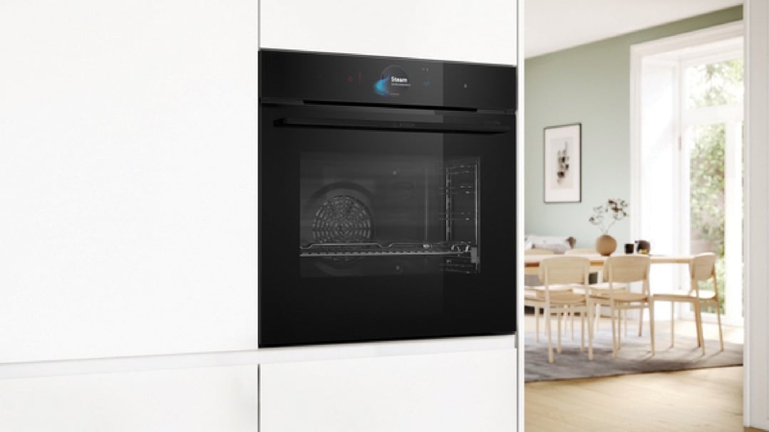 Bosch 60cm Accent Line Multifunction Pyrolytic oven with added steam - TFT Touch display Pro HRG978NB1A