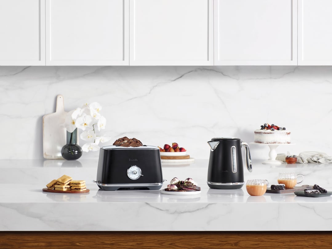 Breville the Toast Select™ Luxe Black Truffle BTA735BTR
