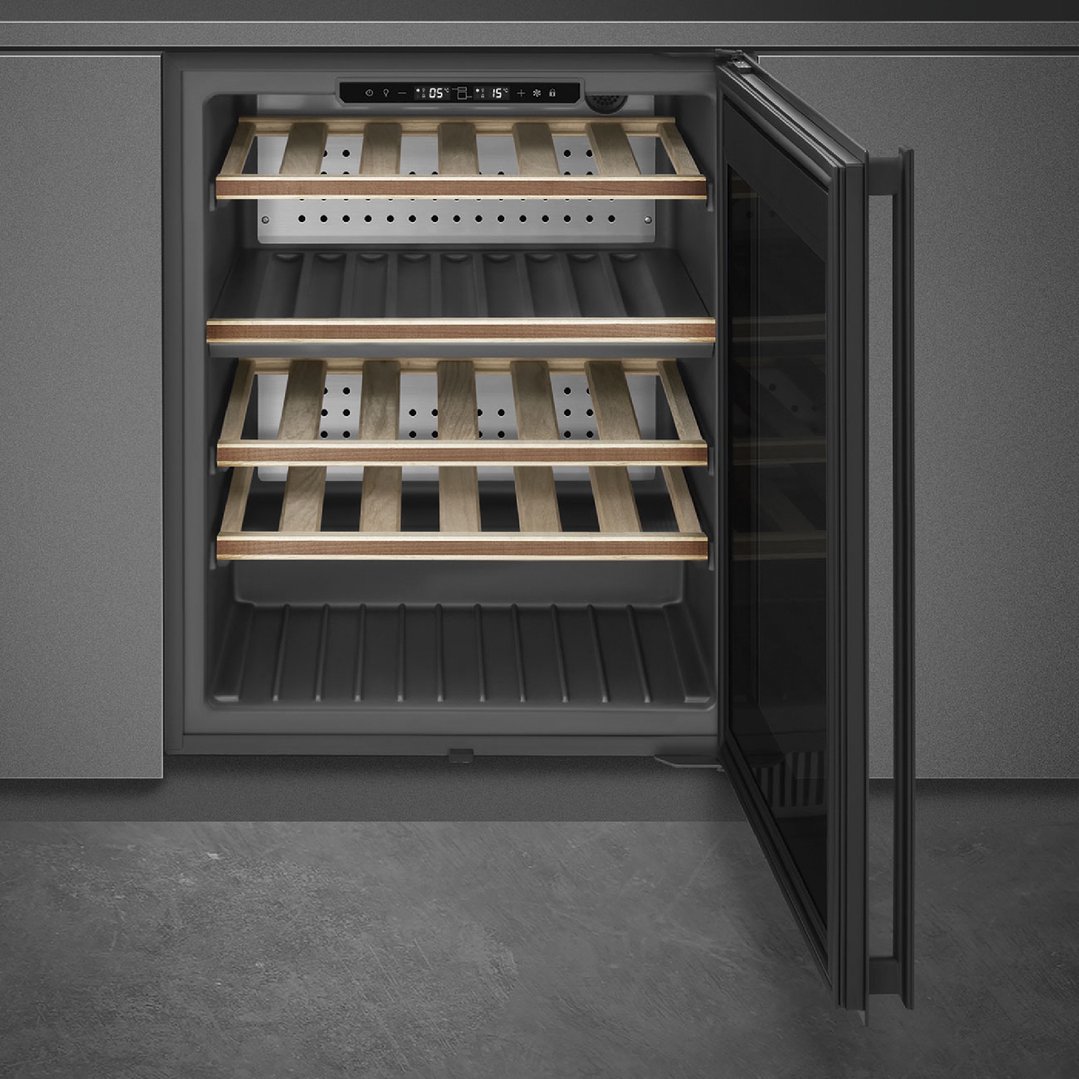 Smeg 38 Bottle Built-in Wine Cooler Dolce Stil Novo Aesthetic Right-Hinged CVI638RN3