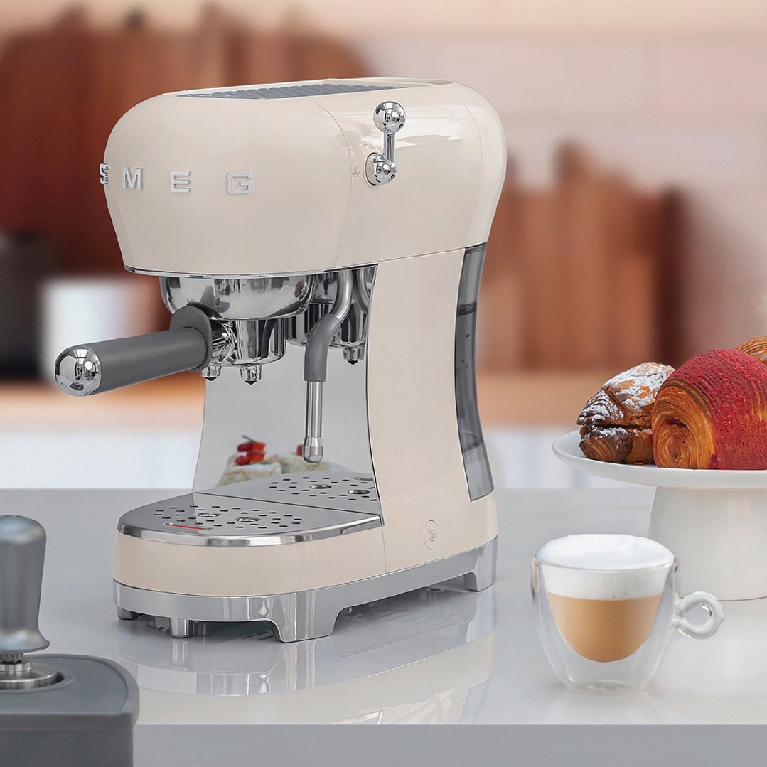 Smeg 50's Retro Style Espresso - Cream ECF02CRAU