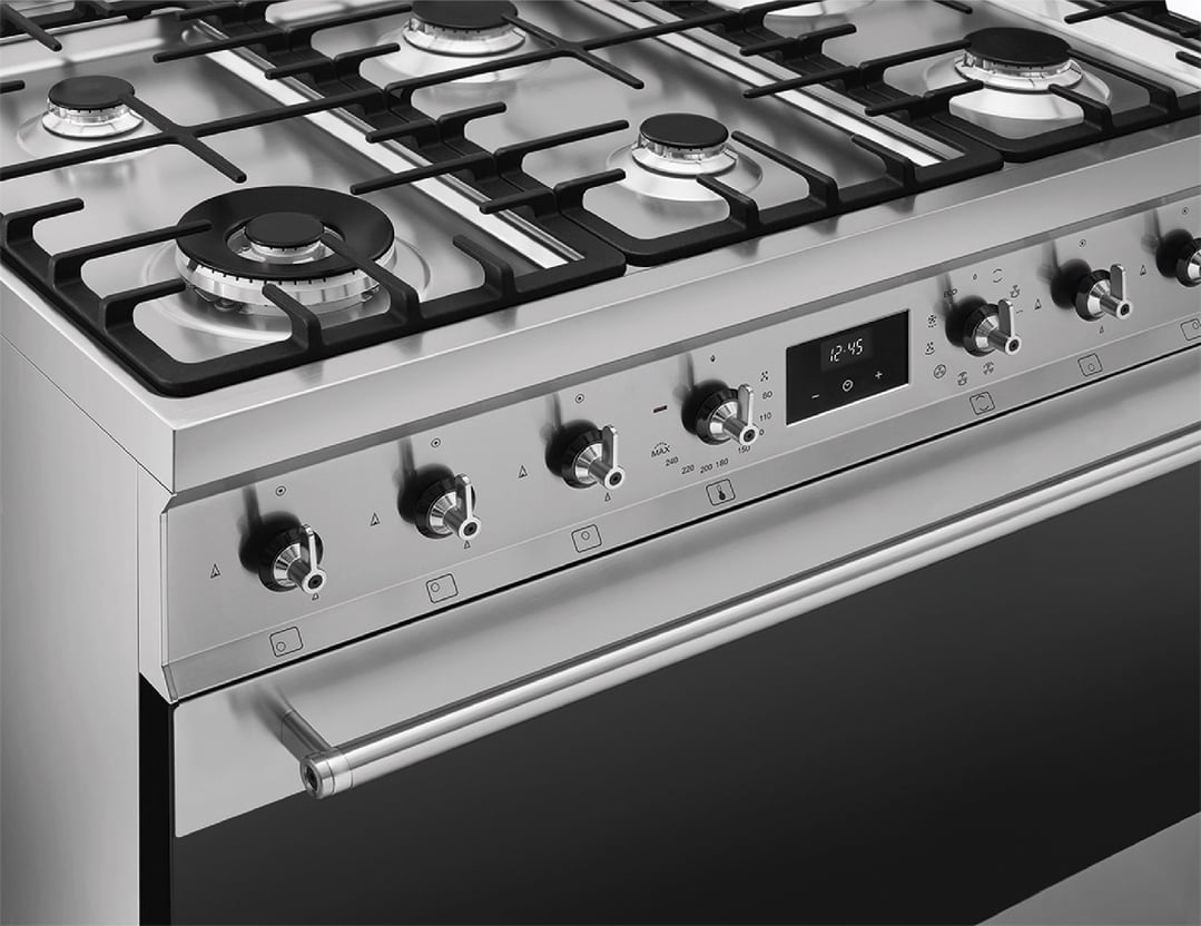 Smeg 90cm 6 Burner Classic Freestanding Pyrolytic Cooker Stainless Steel CSP9GMXA2