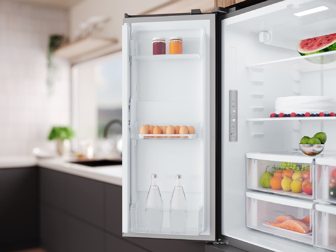 Westinghouse 564L Quad Door Fridge, Matte Charcoal Black with a Plumbed Water Dispenser WQE5750BB