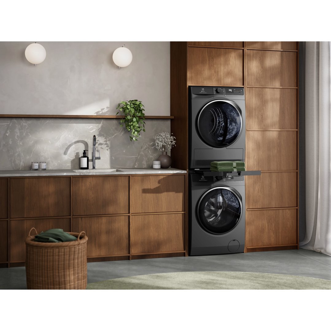 Electrolux 10kg UltimateCare 700 Front Load Washing Machine Dark Onyx EWF1043R7SCS