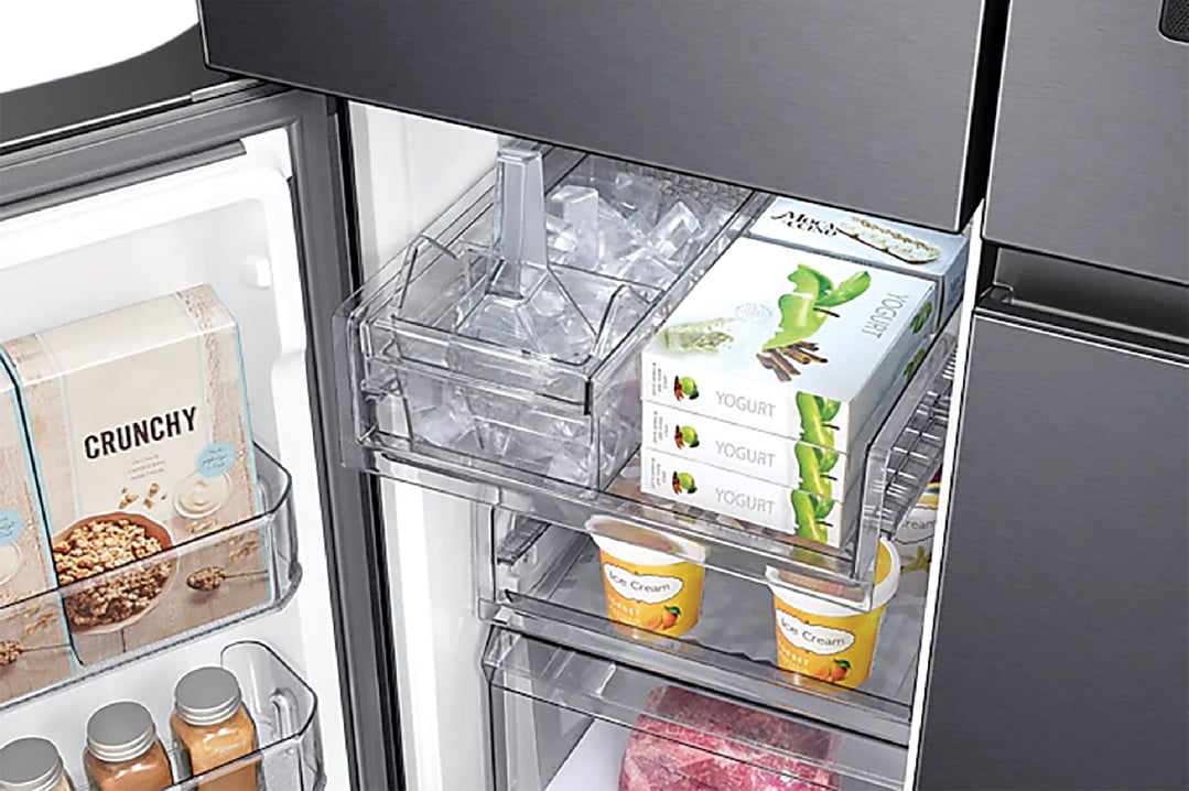 Samsung 640L Family Hub™ French Door Smart Refrigerator SRF7900BFH
