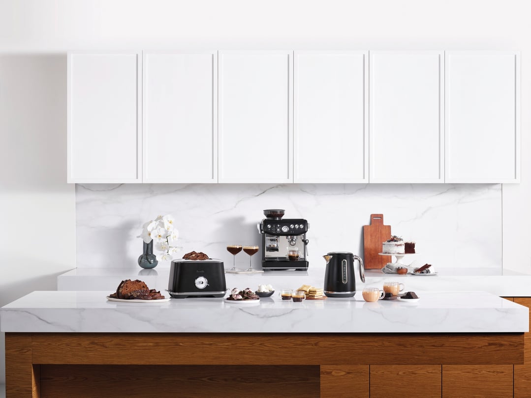 Breville the Toast Select™ Luxe Black Truffle BTA735BTR