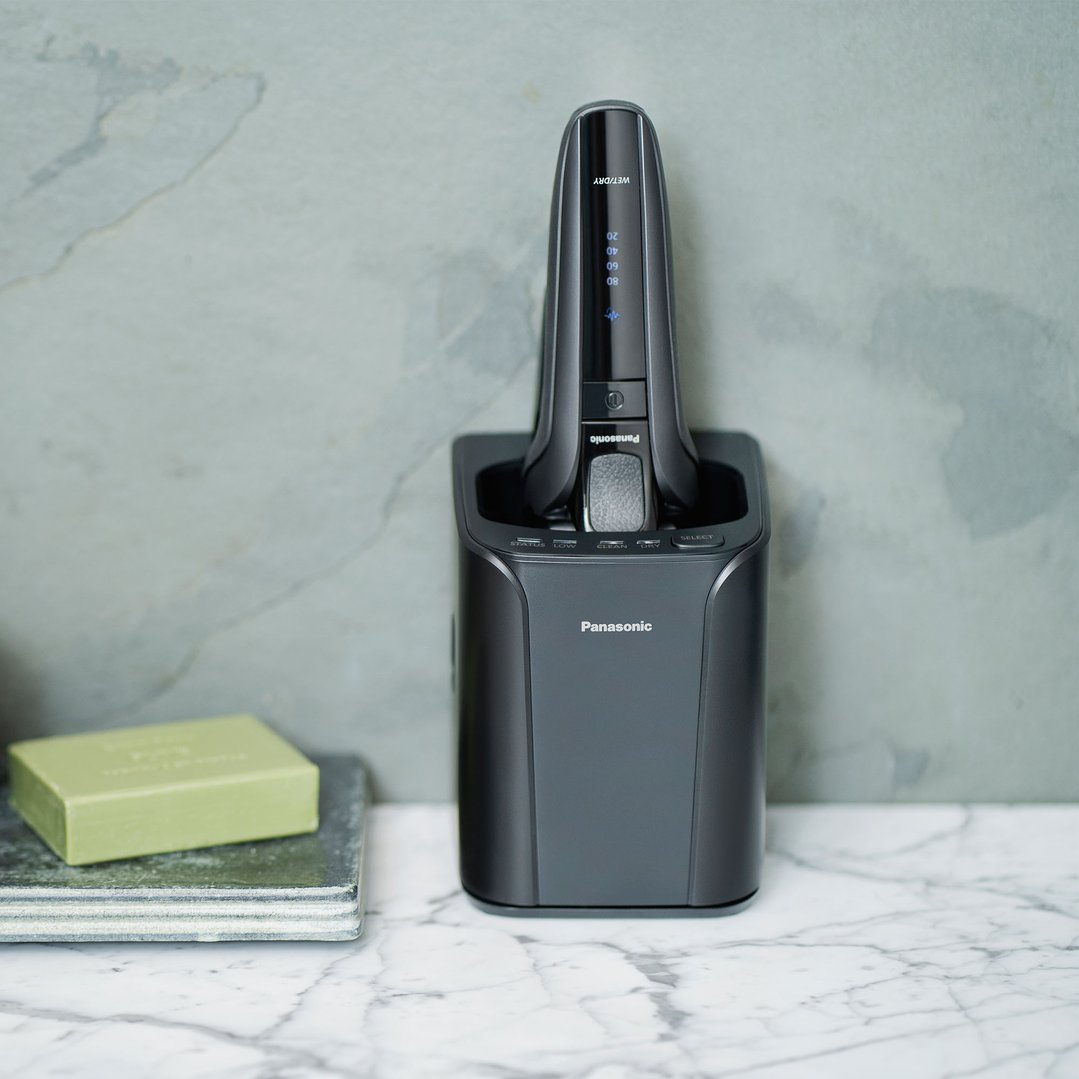Panasonic 5-Blade Wet & Dry Electric Shaver with Cleaning Station ES-LV9U-K841