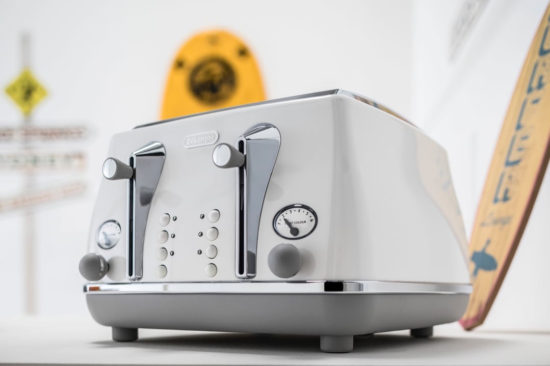 Delonghi Icona Capitals 4 Slice Toaster Sydney White CTOC4003W