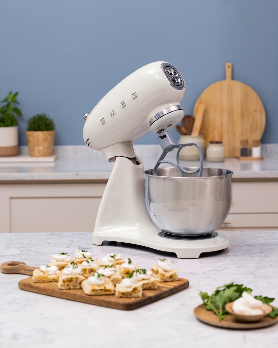 Smeg 50's Style Retro Stand Mixer - Cream SMF05CRAU