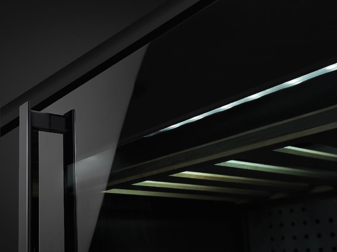 Smeg 38 Bottle Built-in Wine Cooler Dolce Stil Novo Aesthetic Right-Hinged CVI638RN3