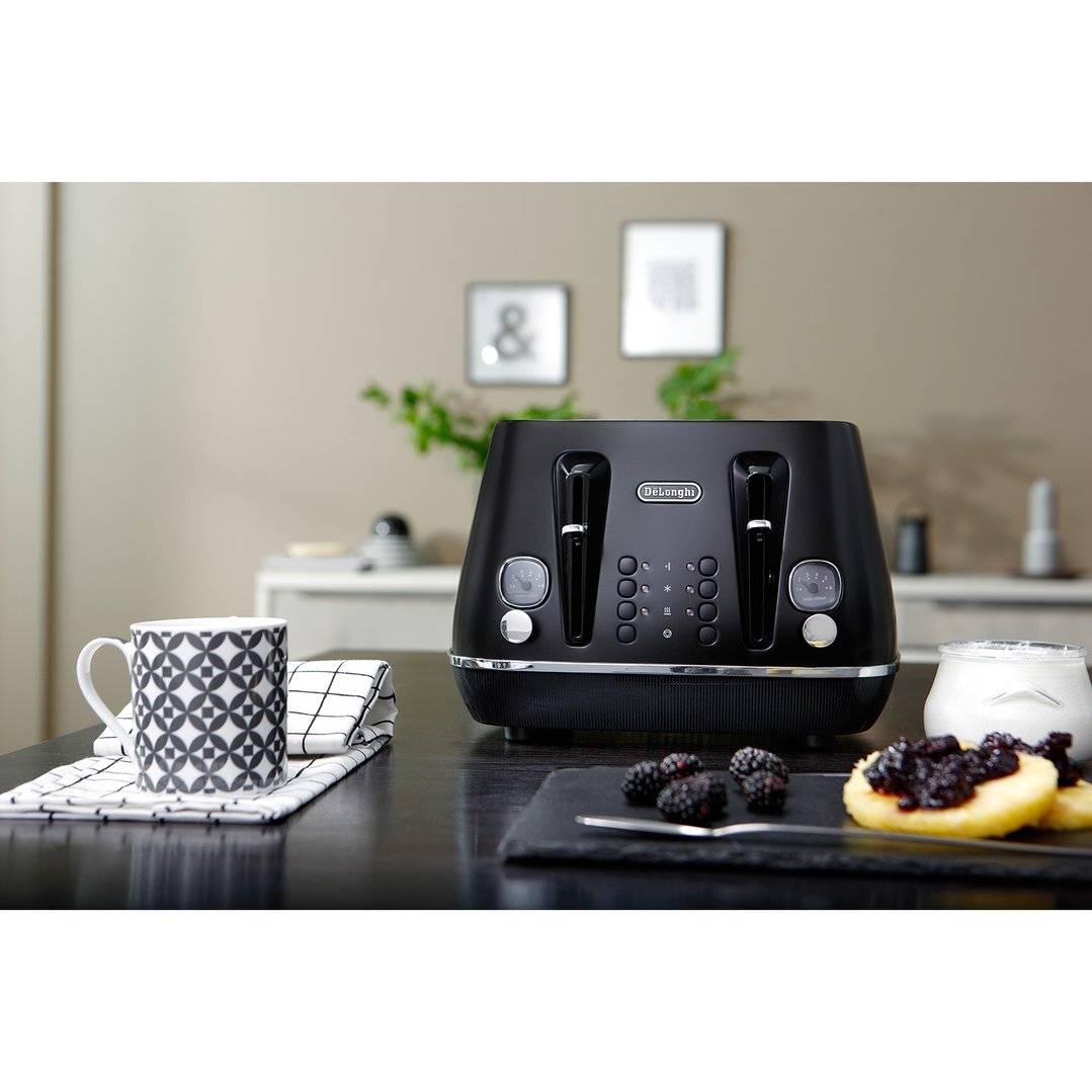 Delonghi Distinta Moments 4 Slice Toaster Sunset Black CTIN4003BK