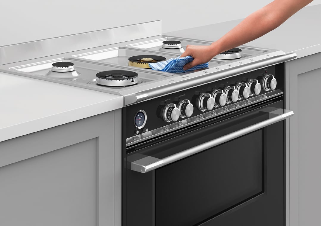 Fisher & Paykel 90cm Series 9 Classic 5 Burner Dual Fuel Pyrolytic Cooker OR90SCG6B1