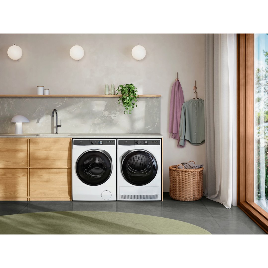 Electrolux 12kg UltimateCare 900 Front Load Washing Machine White EWF1242R9WCS