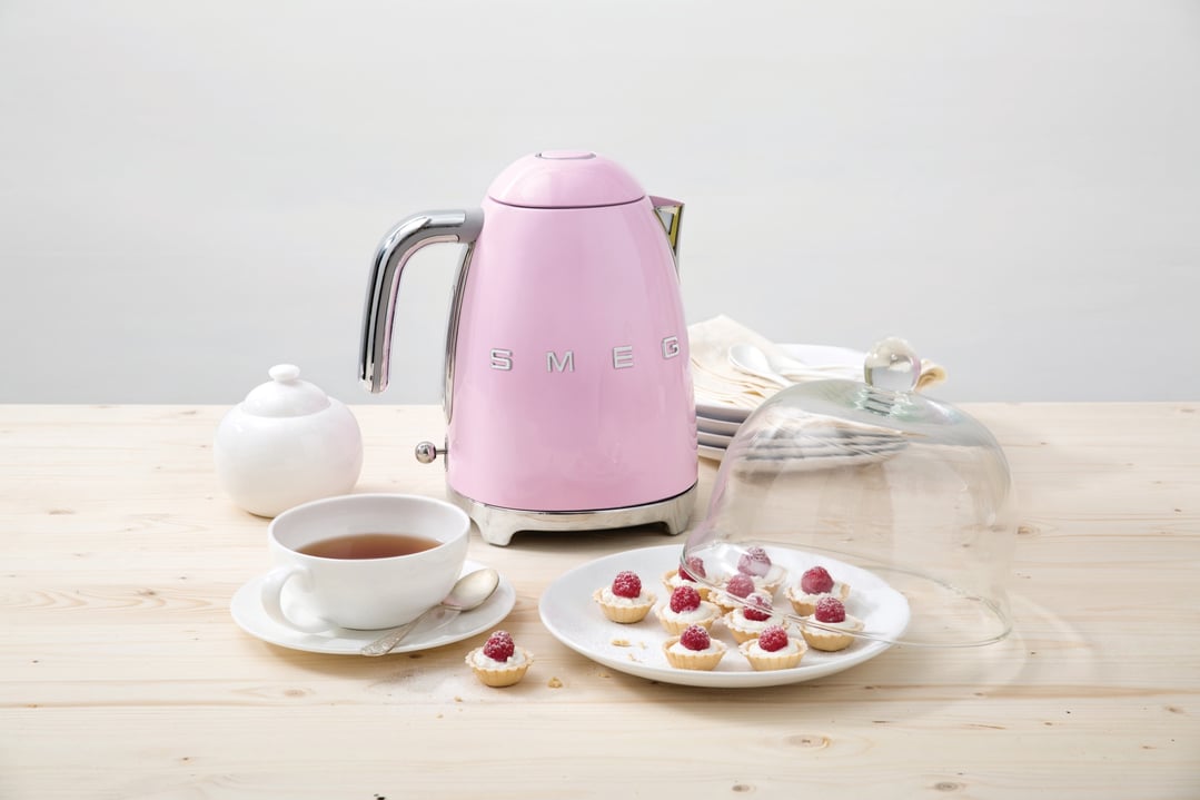 Smeg 50's Retro Style Aesthetic Electric Kettle Pink KLF03PKAU