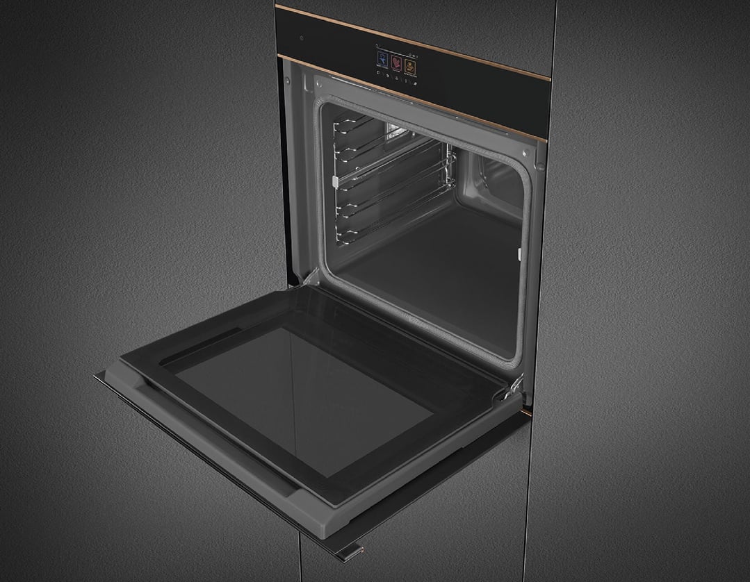 Smeg 60cm Dolce Stil Novo Pyrolytic Oven Black and Copper Trim SOP6604TPNR