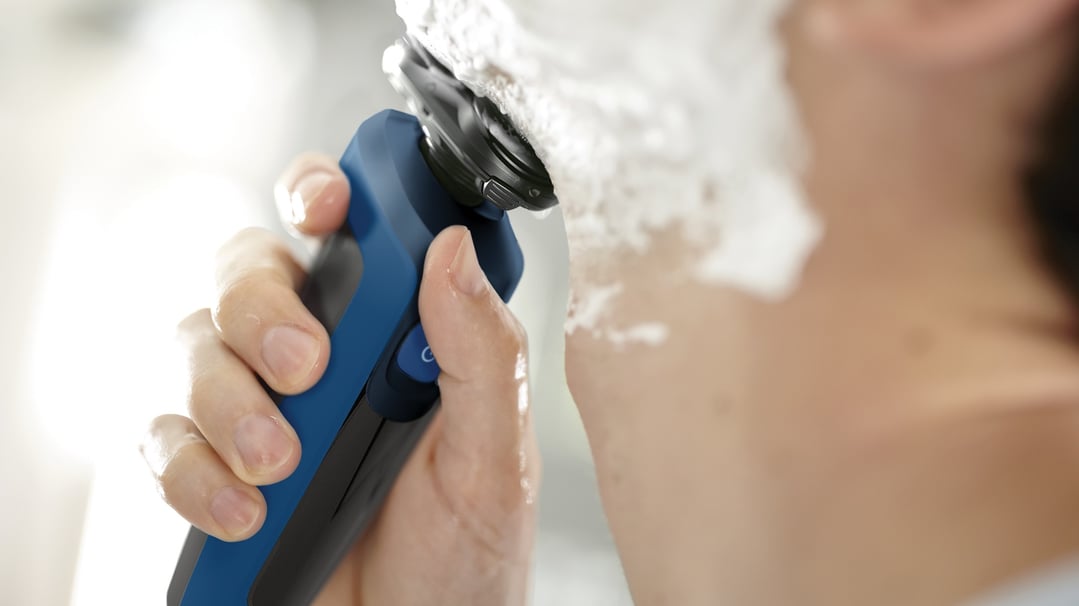 Philips Series 5000 Wet and Dry Electric Shaver S5466/17