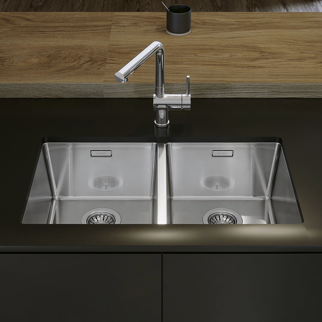 Blanco Qautrus R15 340/340-IU Double Bowl Sink QUATR153434IUK