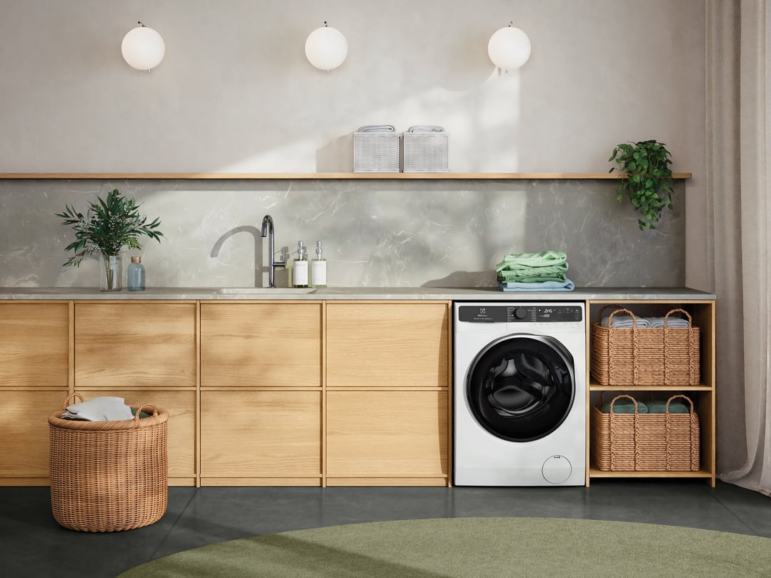 Electrolux 10kg UltimateCare 700 Front Load Washing Machine EWF1043R7WC