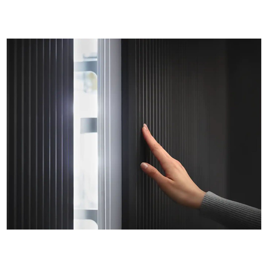 Miele 304L Fully Integrated MasterCool Freezer with Plumbed-In Ice/Water Dispenser F2671VI