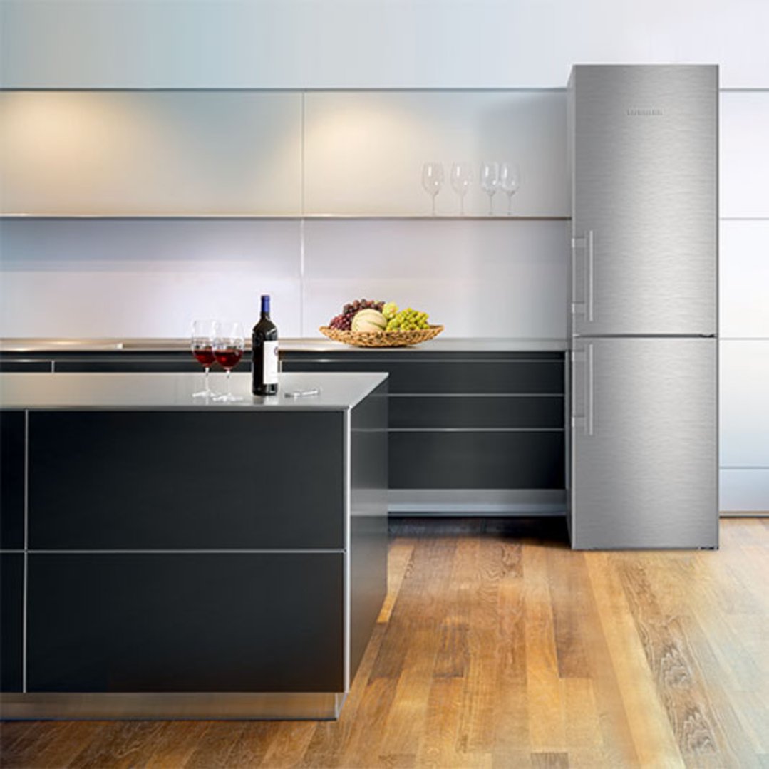 Liebherr 350L Fridge-freezer with NoFrost CNEF4315RH