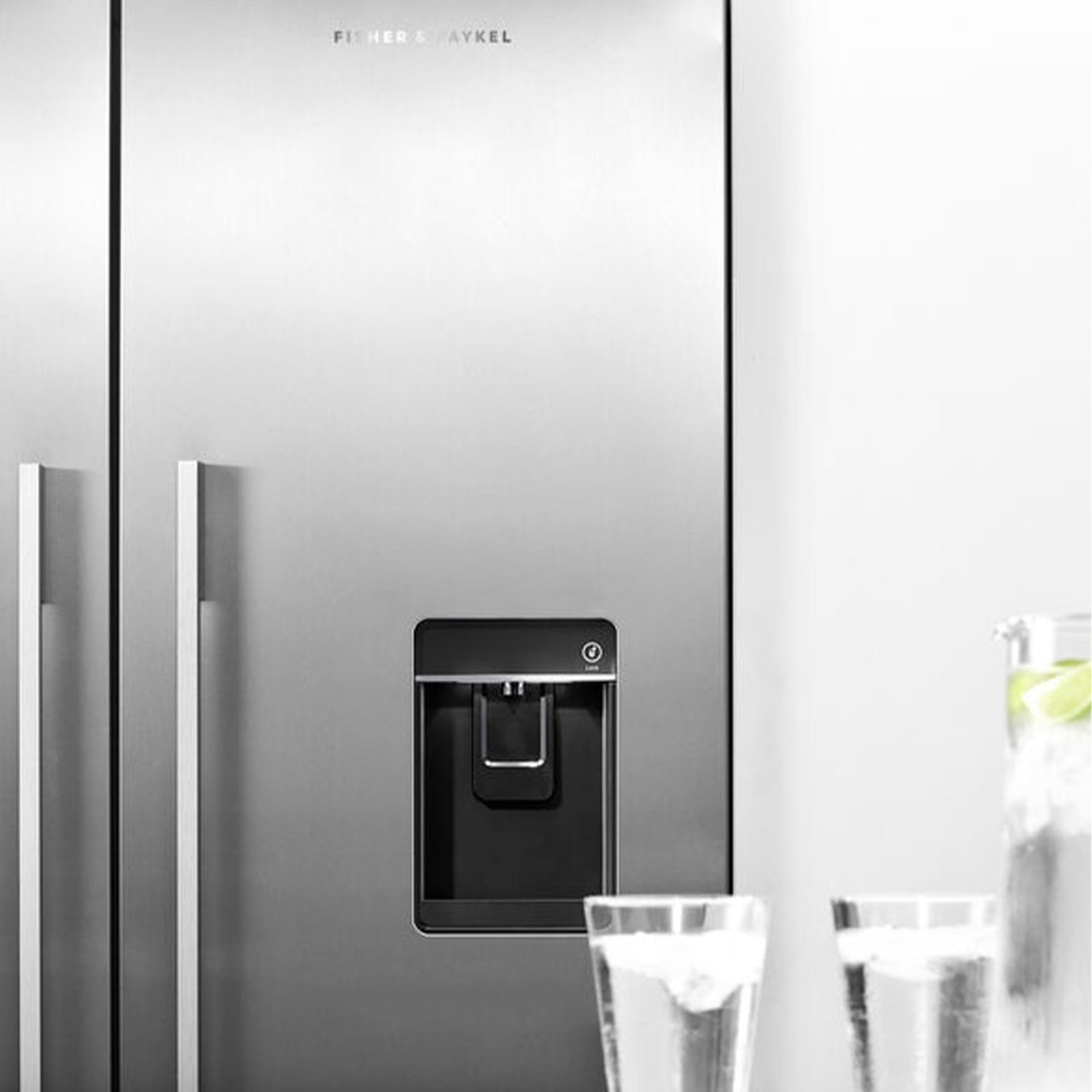 Fisher & Paykel 569L Series 7 French Door Refrigerator Freezer, Ice & Water RF610ADUX5