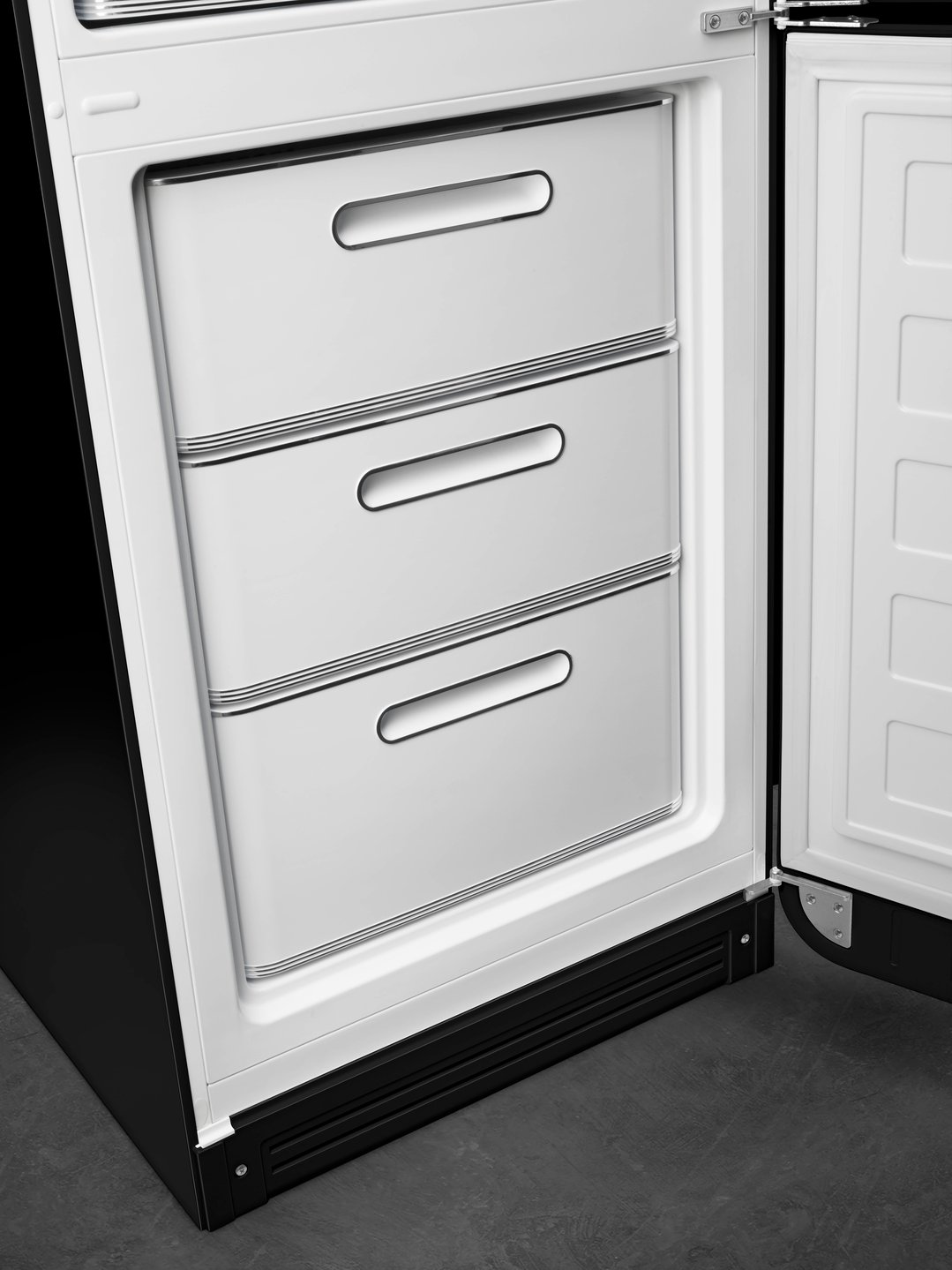 Smeg FAB 32 50’S Style Retro Refrigerator, Right Hand - Black FAB32RBL5AU