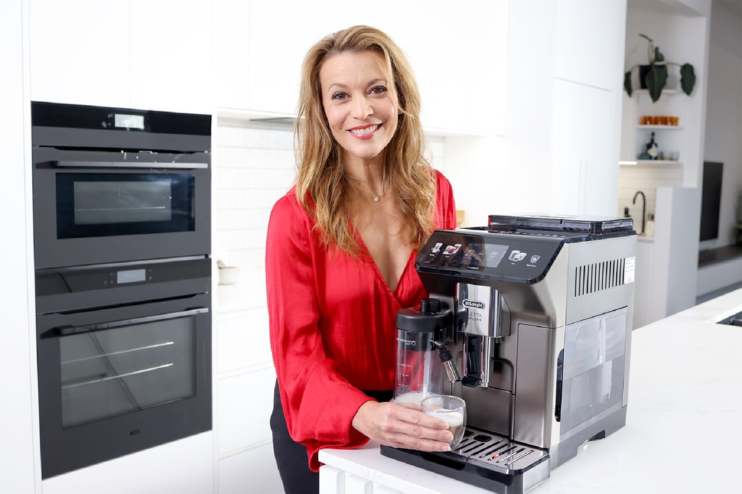 Delonghi Eletta Explore with Cold Brew Fully Automatic Coffee Machine ECAM45086T