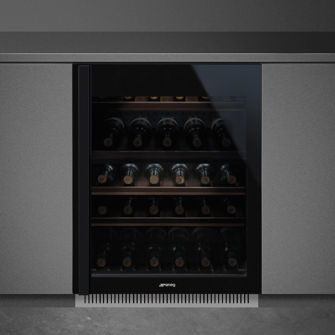 Smeg 38 Bottle Built-in Wine Cooler Dolce Stil Novo Aesthetic Right-Hinged CVI638RN3