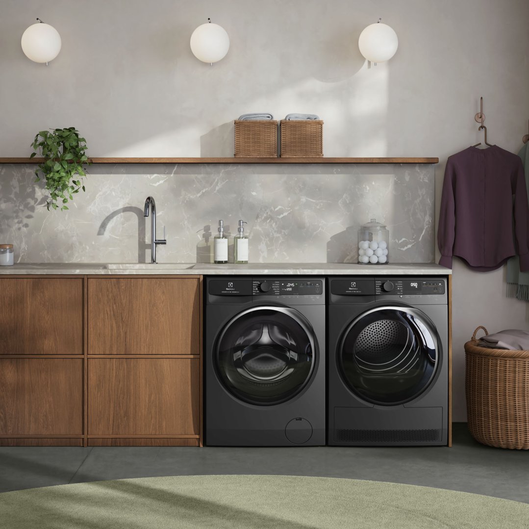 Electrolux 10kg UltimateCare 700 Front Load Washing Machine Dark Onyx EWF1043R7SCS