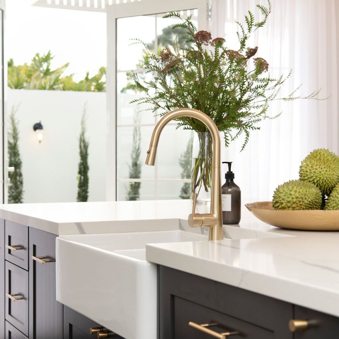 Turner Hastings Chester 80x50 1TH Double Bowl Fireclay Sink incl. Overflow Kit 7403