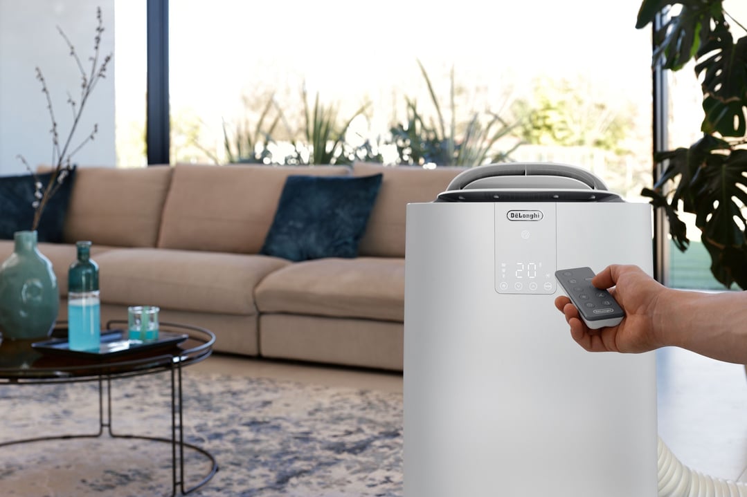 Delonghi 3.3kW Pinguino Gentle Jet with Inverter Technology AP130I