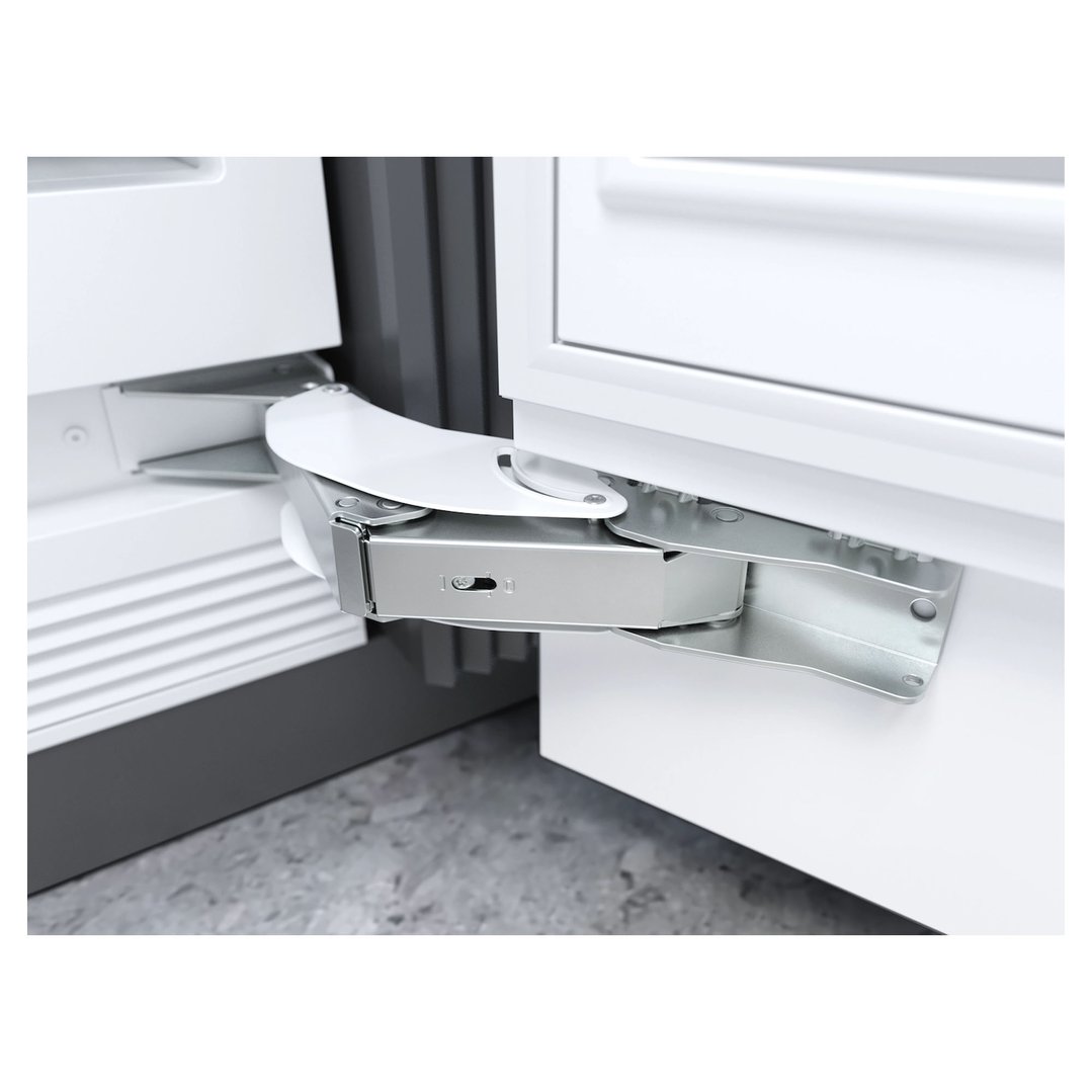 Miele 304L Fully Integrated MasterCool Freezer with Plumbed-In Ice/Water Dispenser F2671VI