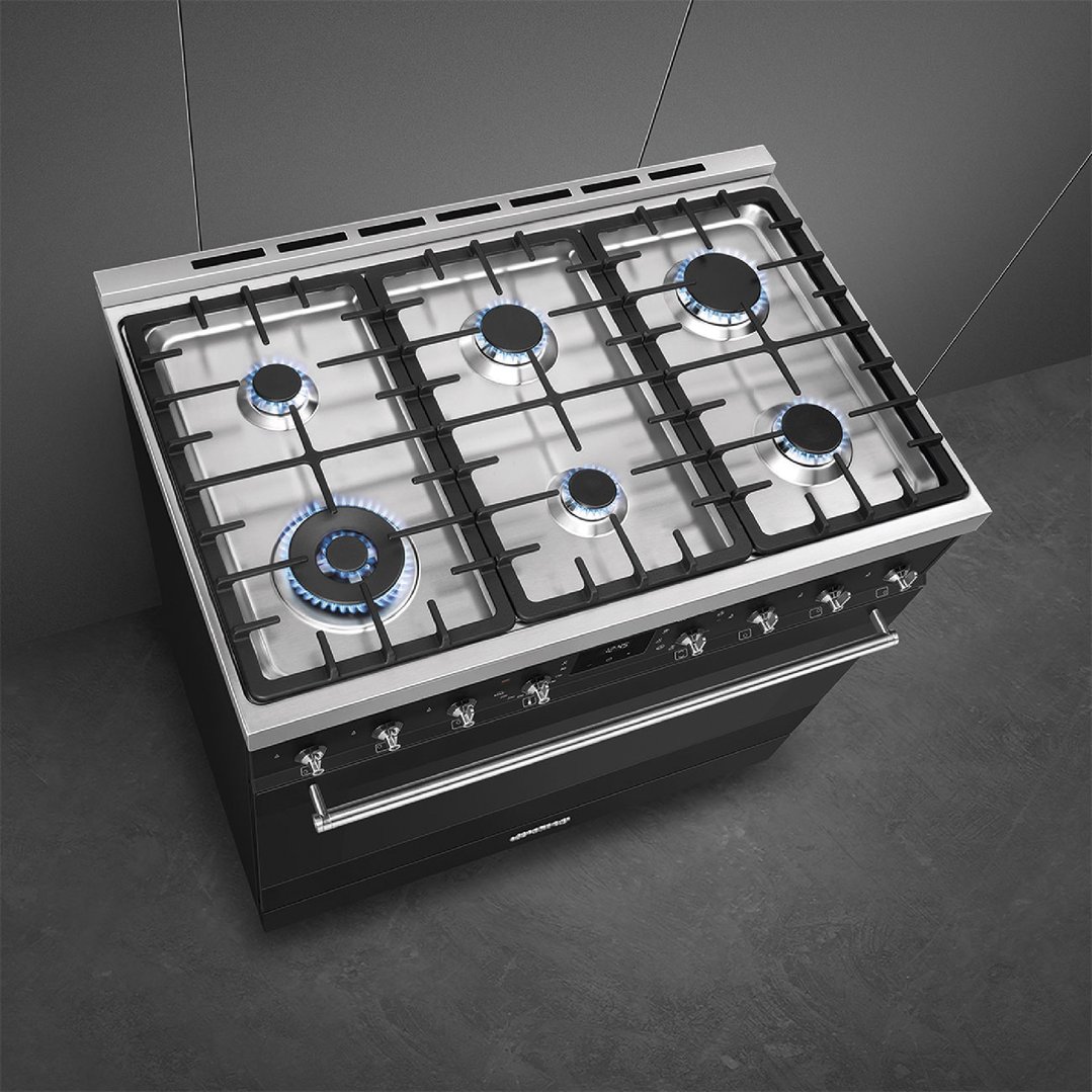 Smeg 90cm 6 Burner Classic Freestanding Pyrolytic Cooker Matte Black CSP9GMMBA2