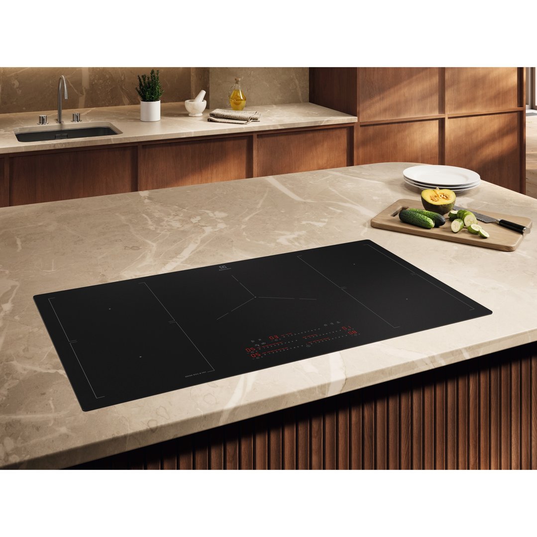 Electrolux 90cm 5 Zone Induction Cooktop with SaphirMatt SE Surface, Matte Black - 800 Series KIS97550IT