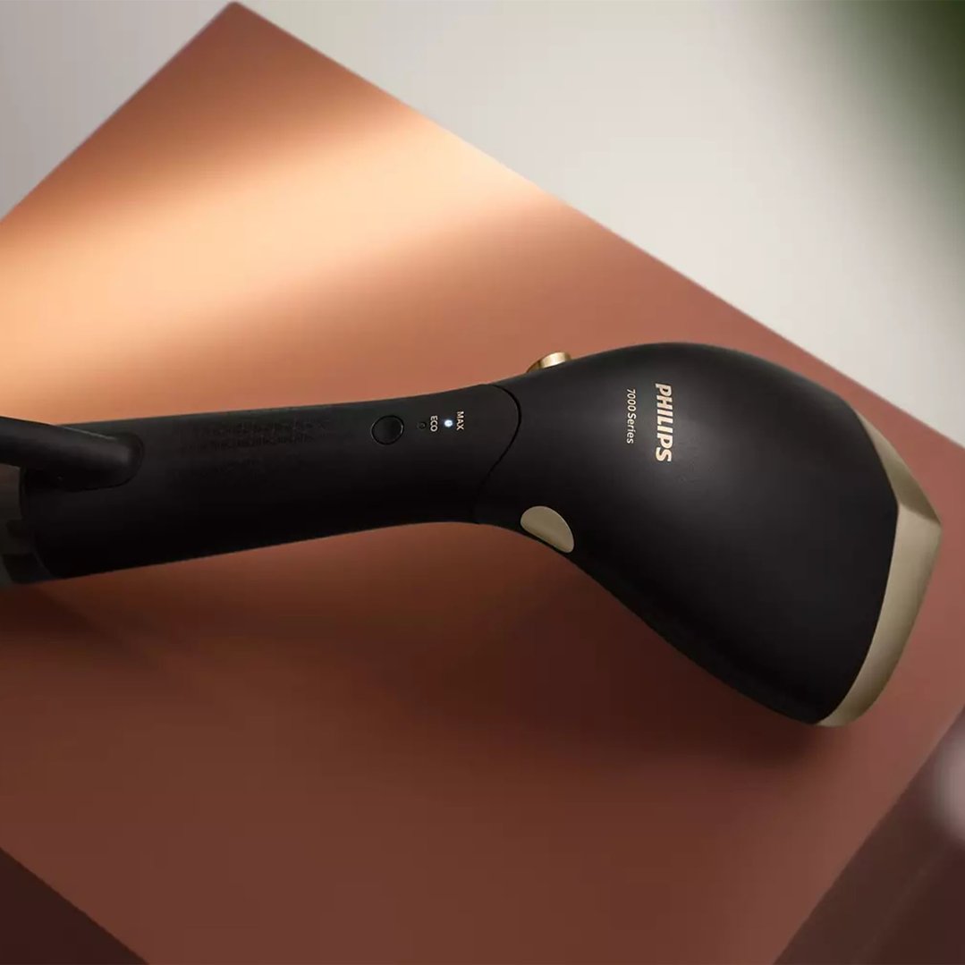 Philips 7000 Series Handheld Garment Steamer Black STH7060/80