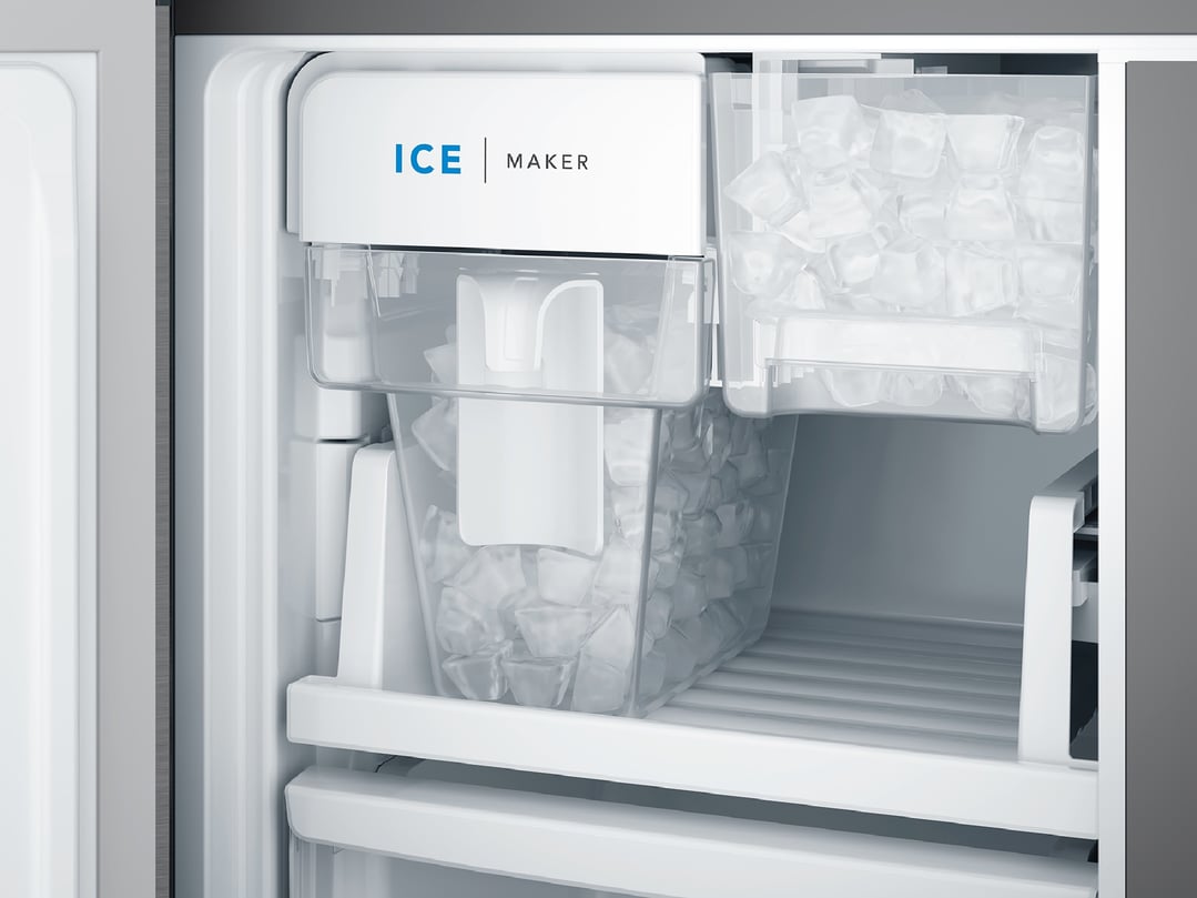 Westinghouse 564L Quad Door Fridge, Matte Charcoal Black with a Plumbed Water Dispenser WQE5750BB