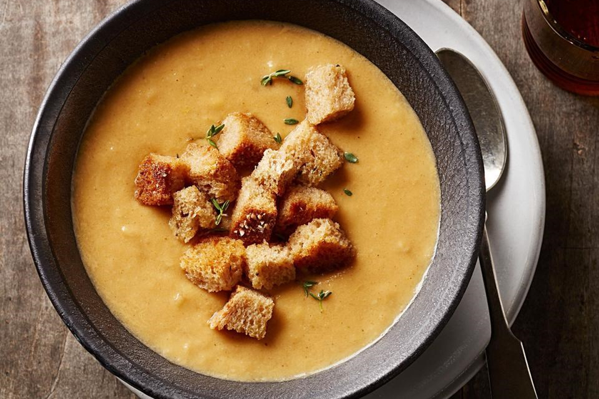 Cauliflower Soup with Smoked Gouda