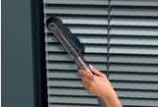 Gently removes dust and allergens