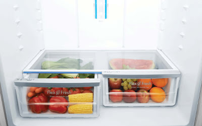 Dual FlexFresh™ easy glide crispers